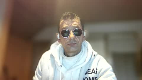 Snapshot of dreambob chatting on April 2026 04:49:01 PM Dreambob online show from April 2026 04:49:01 PM