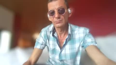 Snapshot of dreambob chatting on July 2026 08:07:02 AM Dreambob online show from July 2026 08:07:02 AM