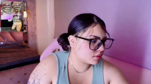 Snapshot of dreambooo_ chatting on April 2026 12:20:01 PM C A M I L A online show from April 2026 12:20:01 PM