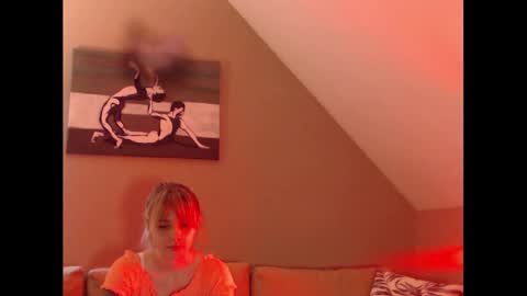 A girl online show from December 2024 11:10:02 AM