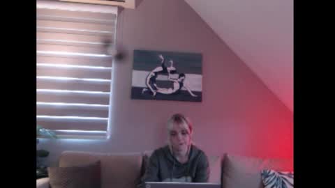 A girl online show from October 2025 07:30:01 AM