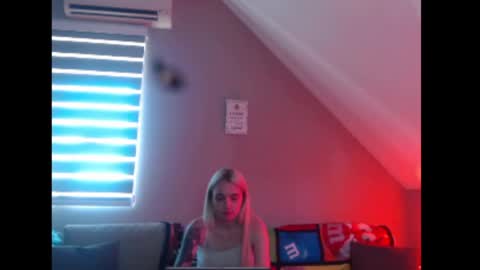 A girl online show from May 2026 07:28:02 AM