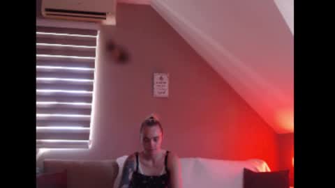 A girl online show from June 2026 07:31:02 AM