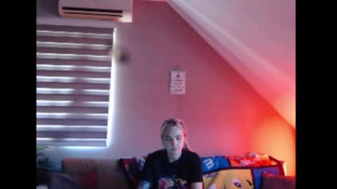 A girl online show from July 2026 07:48:01 AM
