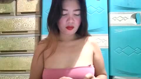 Snapshot of dreamer_17 chatting on January 2026 02:24:01 AM Maui online show from January 2026 02:24:01 AM