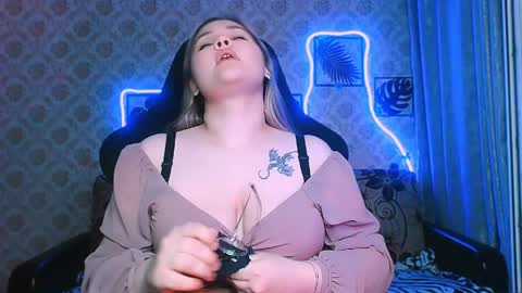 dreamforyoue2 online show from June 2026 08:23:01 PM