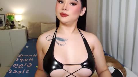 Snapshot of dreamgirlheaven chatting on September 2025 07:08:02 AM Heaven online show from September 2025 07:08:02 AM