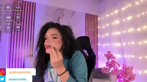 Snapshot of dreammatell_ chatting on April 2026 12:43:02 AM Dream Matell online show from April 2026 12:43:02 AM