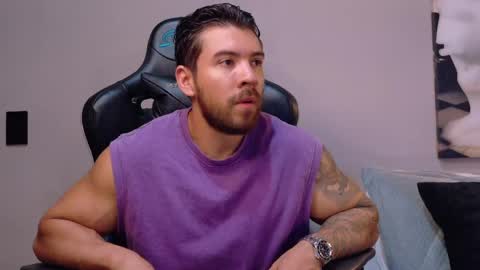 Snapshot of dreammr1 chatting on April 2026 10:23:02 PM cris online show from April 2026 10:23:02 PM