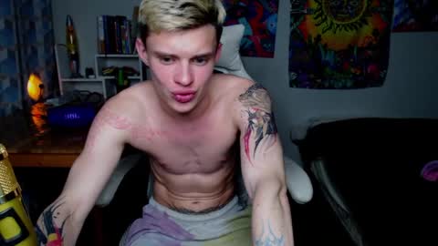 Snapshot of dreamyadam chatting on April 2026 03:42:02 PM Adam Dream online show from April 2026 03:42:02 PM