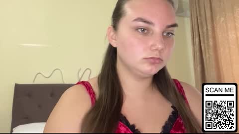 Snapshot of dreamyblushfairy chatting on September 2025 02:29:02 PM Mila online show from September 2025 02:29:02 PM