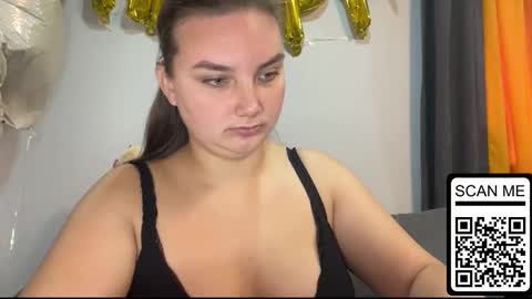 Snapshot of dreamyblushfairy chatting on September 2025 06:39:01 AM Mila online show from September 2025 06:39:01 AM