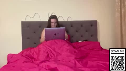 Snapshot of dreamyblushfairy chatting on October 2025 03:20:01 PM Mila online show from October 2025 03:20:01 PM