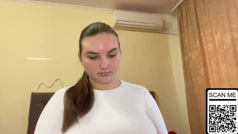 Snapshot of dreamyblushfairy chatting on October 2025 07:20:02 AM Mila online show from October 2025 07:20:02 AM