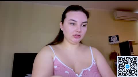 Snapshot of dreamyblushfairy chatting on April 2026 09:25:02 AM Mila online show from April 2026 09:25:02 AM