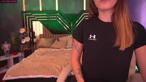 Lina online show from December 2024 10:56:02 AM