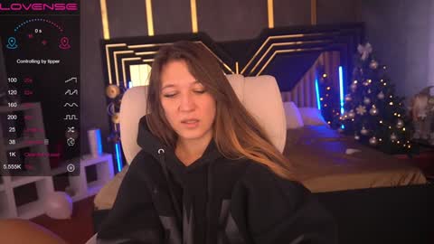 Lina online show from December 2024 10:32:01 AM