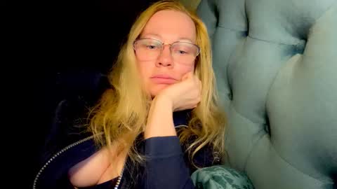 Kate online show from October 2025 06:30:01 PM