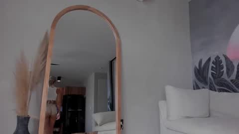 Snapshot of dreamyylilah chatting on February 2025 05:37:02 PM Lilah  online show from February 2025 05:37:02 PM