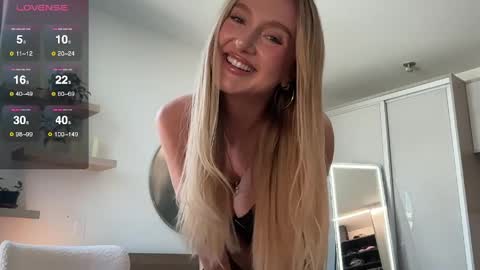 Lilah  online show from May 2026 11:12:01 PM