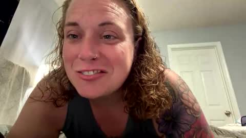 Snapshot of drew863901 chatting on June 2026 01:54:01 AM drew863901 online show from June 2026 01:54:01 AM