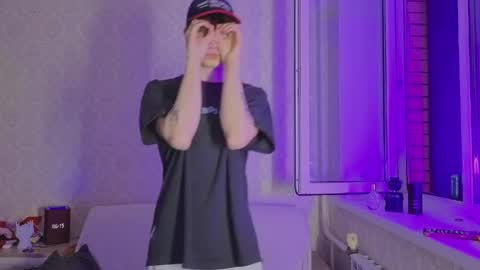 Snapshot of drinklinov chatting on April 2026 03:16:01 AM Mark online show from April 2026 03:16:01 AM