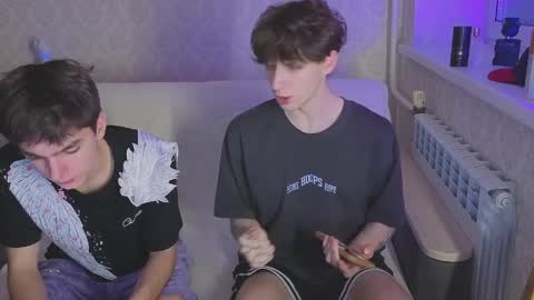 Snapshot of drinklinov chatting on April 2026 04:46:01 AM Mark online show from April 2026 04:46:01 AM