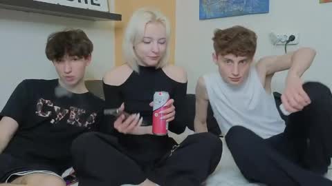 Snapshot of drinklinov chatting on April 2026 02:33:02 AM Mark online show from April 2026 02:33:02 AM