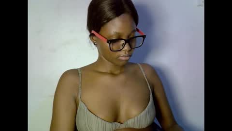 Snapshot of drippingpussy__ chatting on October 2025 11:27:01 PM drippingpussy__ online show from October 2025 11:27:01 PM