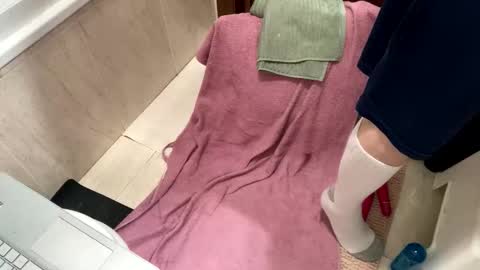 Snapshot of drippingwetpussies chatting on April 2026 01:00:01 AM drippingwetpussies online show from April 2026 01:00:01 AM