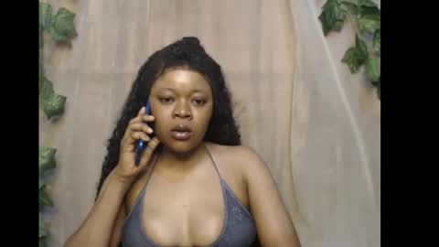 Snapshot of dripqueenx chatting on December 2025 12:12:01 PM linda online show from December 2025 12:12:01 PM