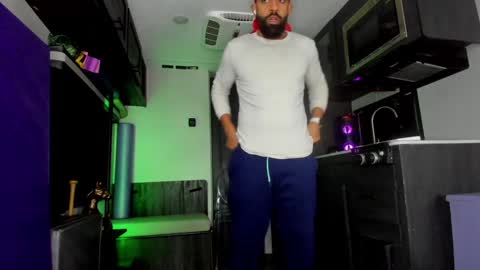 Snapshot of drizzys_room chatting on January 2025 11:22:01 AM DirtyDrizzy online show from January 2025 11:22:01 AM