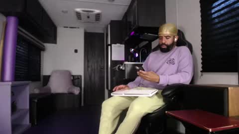 Snapshot of drizzys_room chatting on September 2025 11:31:02 AM DirtyDrizzy online show from September 2025 11:31:02 AM