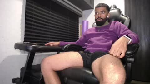 Snapshot of drizzys_room chatting on October 2025 12:18:02 AM DirtyDrizzy online show from October 2025 12:18:02 AM