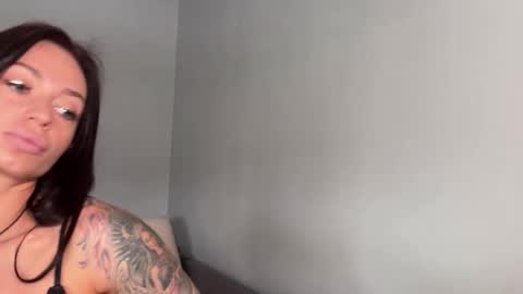 Bella online show from April 2026 02:44:01 AM