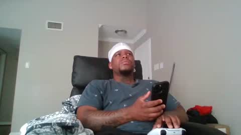 Snapshot of dsmoov_ chatting on October 2025 05:06:02 PM SmoovFanz online show from October 2025 05:06:02 PM