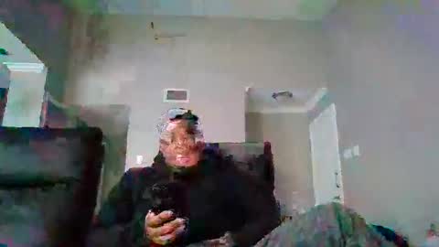 Snapshot of dsmoov_ chatting on December 2025 06:45:02 PM SmoovFanz online show from December 2025 06:45:02 PM