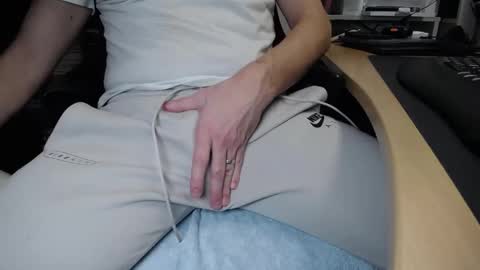 Snapshot of duderuhornyx chatting on January 2025 10:46:02 PM duderuhornyx online show from January 2025 10:46:02 PM