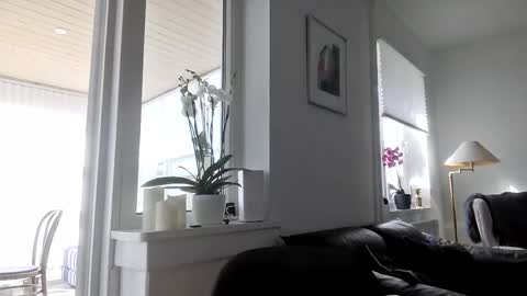 Snapshot of duin8 chatting on April 2026 11:47:02 AM Duin8 online show from April 2026 11:47:02 AM