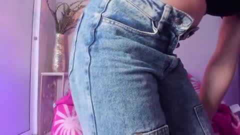 dulce__fiore07 online show from September 2025 12:37:02 PM