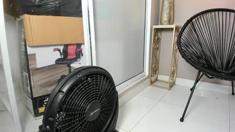 dulce__fiore07 online show from September 2025 12:21:02 PM