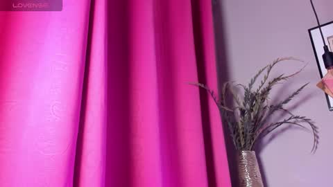 dulce__fiore07 online show from November 2025 12:26:01 PM