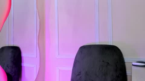 dulce__fiore07 online show from December 2025 11:17:01 AM