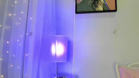 dulce__fiore07 online show from May 2026 12:03:02 PM
