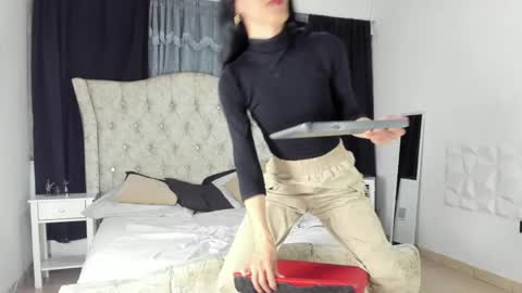 Snapshot of dulce_alexandra chatting on April 2026 01:45:01 AM Dulce Alexandra online show from April 2026 01:45:01 AM