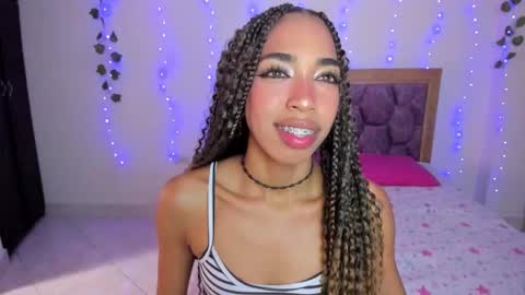 Snapshot of dulce_brown01 chatting on December 2025 04:13:01 PM Dulce online show from December 2025 04:13:01 PM