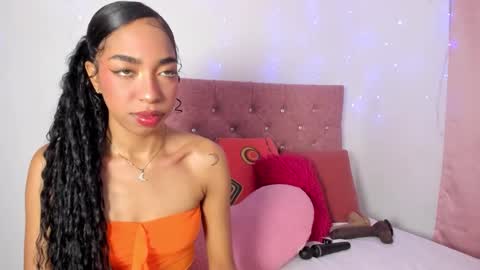 Snapshot of dulce_brown01 chatting on February 2026 02:22:02 PM Dulce online show from February 2026 02:22:02 PM