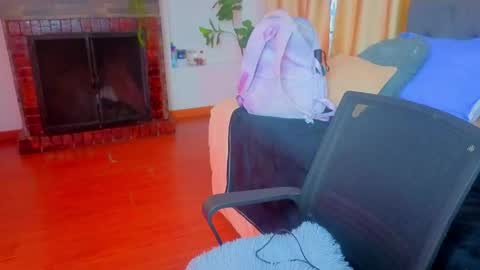 Snapshot of dulce_celeste15 chatting on April 2026 07:33:01 PM C E L E S T E online show from April 2026 07:33:01 PM