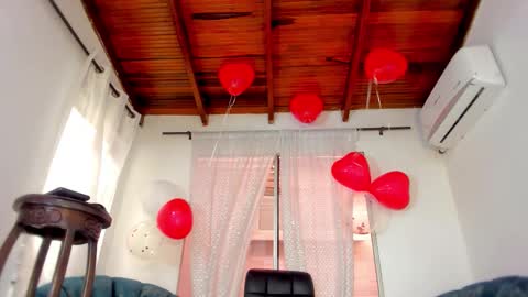 Dulce Y Jhoselin online show from February 2026 09:21:01 PM