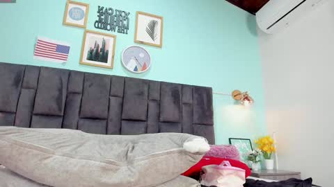 DULCE AURORA online show from January 2025 09:26:01 AM